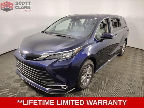 2024 Toyota Sienna XLE 8 Passenger