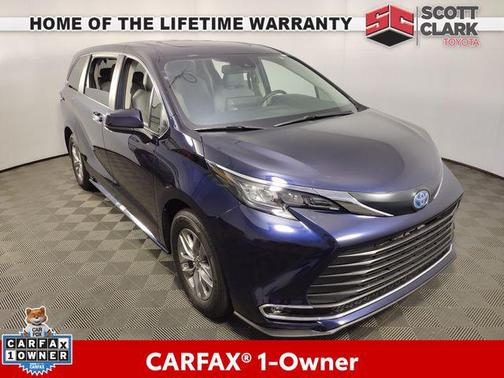 2024 Toyota Sienna XLE 8 Passenger