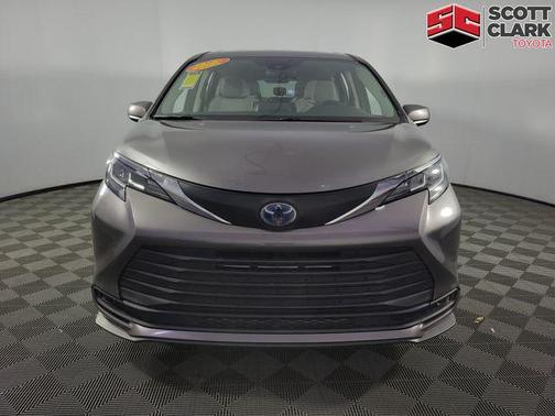 Predawn Gray Mica 2021 Toyota Sienna LE