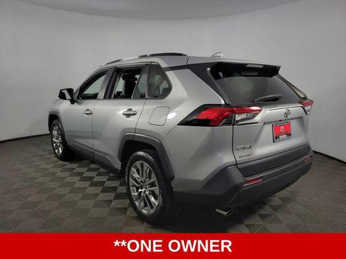 Silver Sky Metallic 2019 Toyota RAV4 XLE Premium