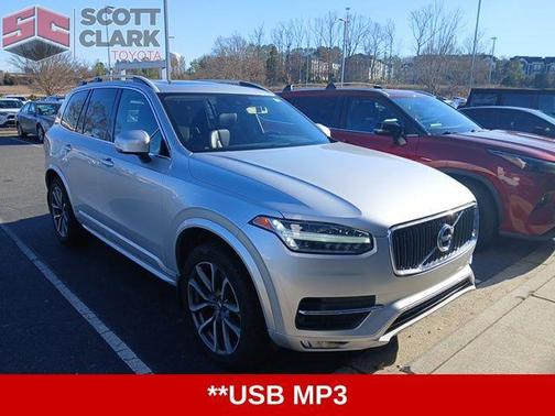 2019 Volvo XC90 T6 Momentum