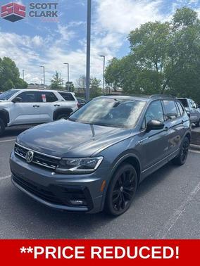 Platinum Gray Metallic 2020 Volkswagen Tiguan 2.0T SE R-Line Black 4MOTION