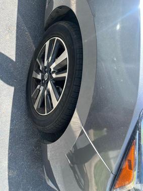 Gun Metallic 2020 Nissan Versa 1.6 SV