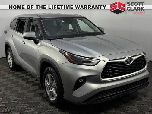2022 Toyota Highlander LE