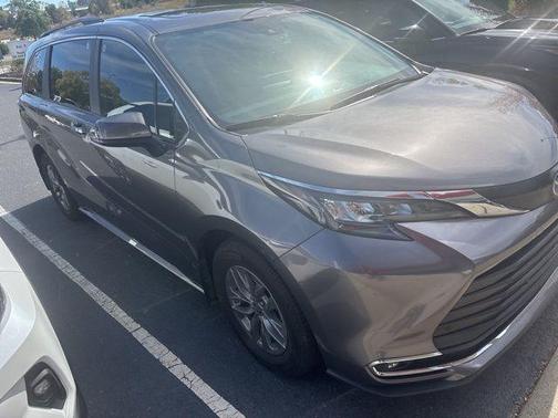 2024 Toyota Sienna XLE 7 Passenger