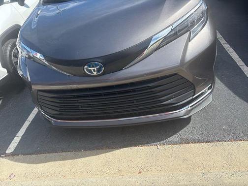 2024 Toyota Sienna XLE 7 Passenger