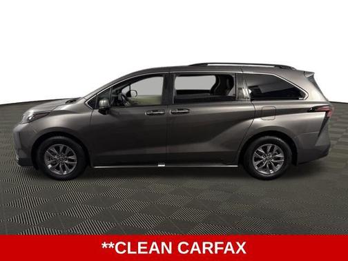 2024 Toyota Sienna XLE