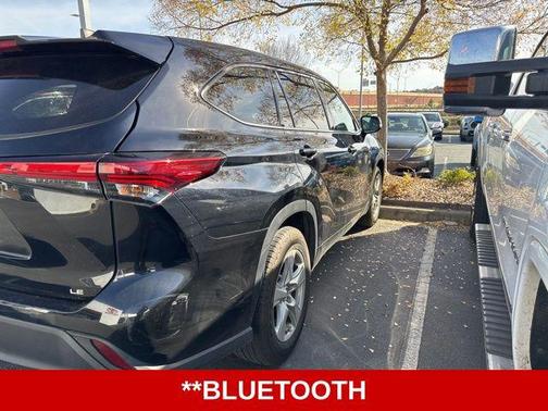 2022 Toyota Highlander LE