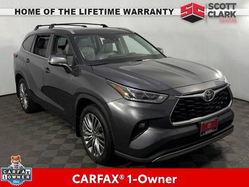 2022 Toyota Highlander Platinum