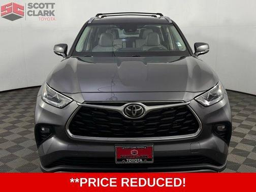2022 Toyota Highlander Platinum