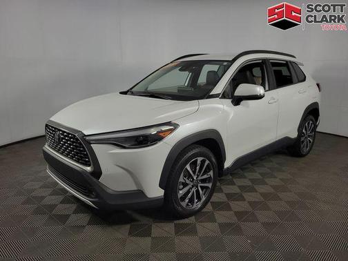 Wind Chill Pearl 2022 Toyota Corolla Cross XLE