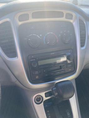 2004 Toyota Highlander Base