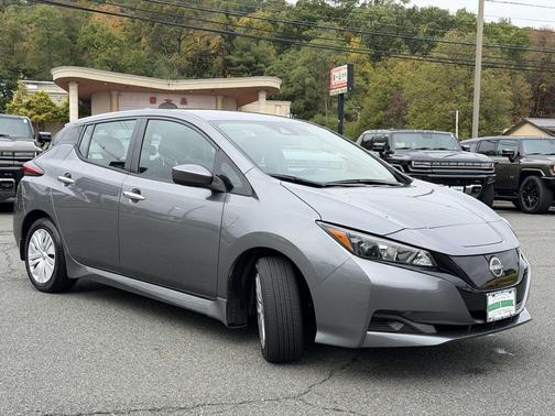 2025 Nissan Leaf S