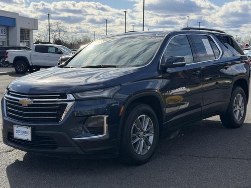 2023 Chevrolet Traverse LT Leather