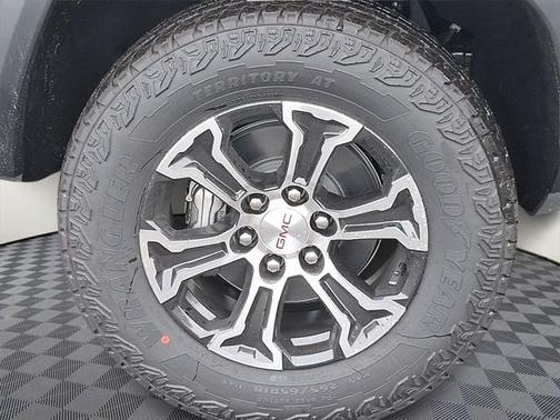 2025 GMC Canyon Base