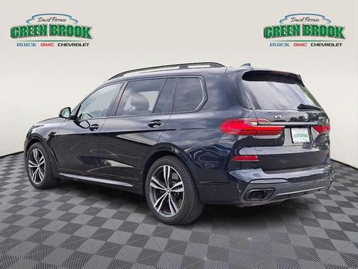 2022 BMW X7 M50i
