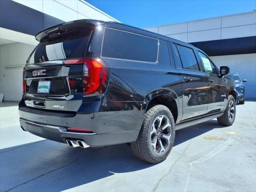 2025 GMC Yukon XL 4WD AT4