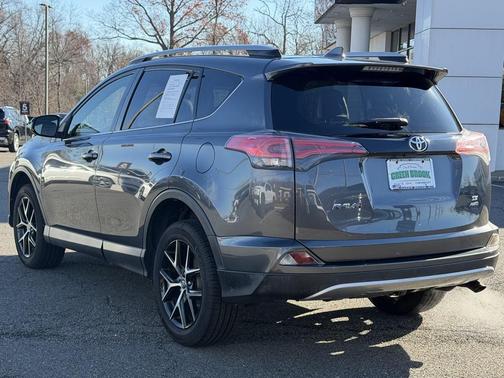2018 Toyota RAV4 SE