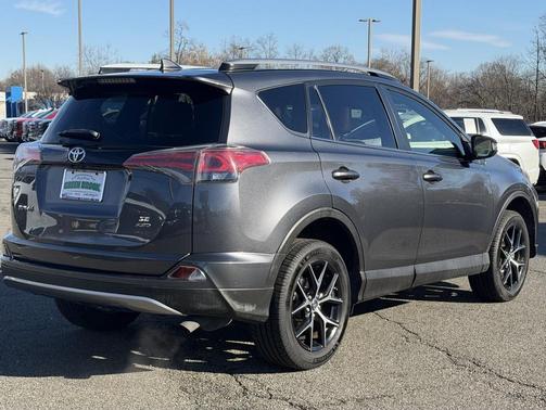2018 Toyota RAV4 SE