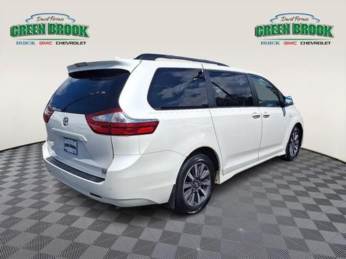 2019 Toyota Sienna XLE Premium