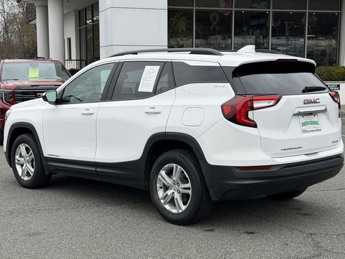 2022 GMC Terrain SLE