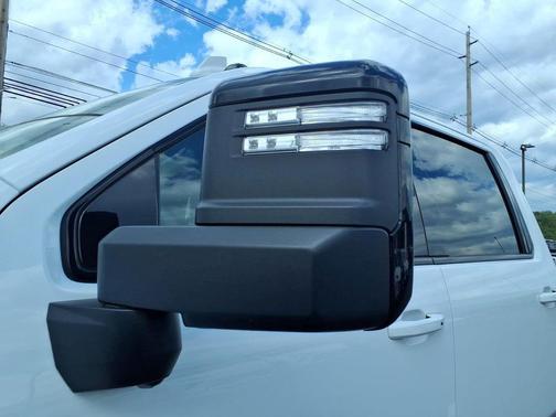Summit White 2026 GMC Sierra 2500 AT4