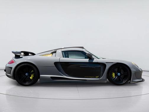 Seal Gray Metallic 2004 Porsche Carrera GT Base