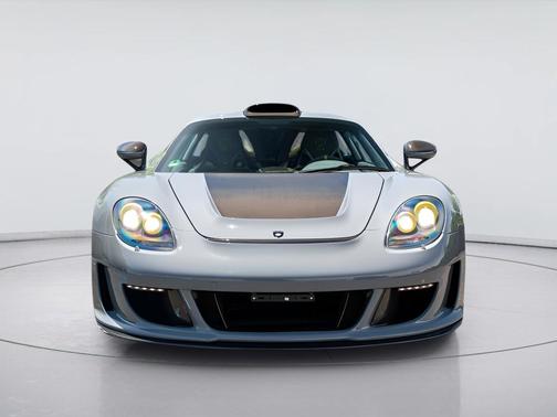 Seal Gray Metallic 2004 Porsche Carrera GT Base