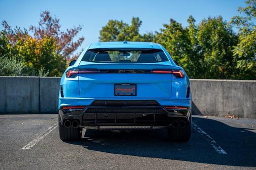 2023 Lamborghini Urus S