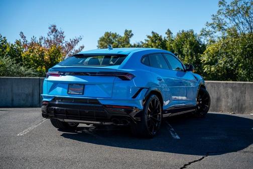 2023 Lamborghini Urus S