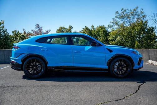 2023 Lamborghini Urus S