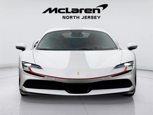 2022 Ferrari SF90 Spider Base