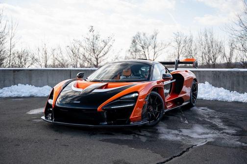2019 McLaren Senna 