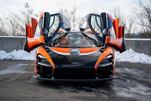 2019 McLaren Senna 