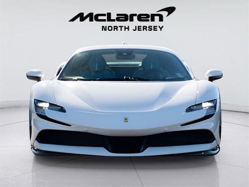 2023 Ferrari SF90 Stradale Base