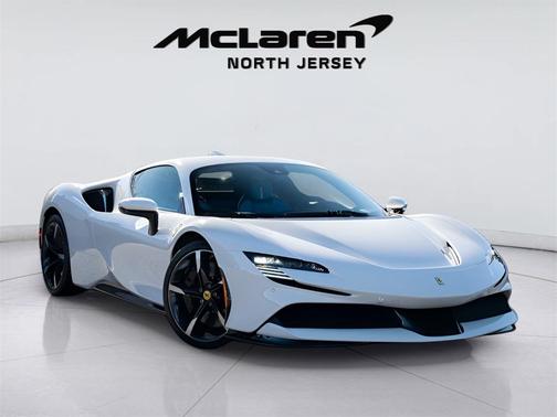 2023 Ferrari SF90 Stradale Base