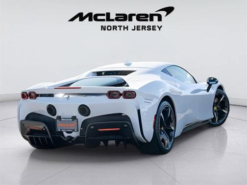 2023 Ferrari SF90 Stradale Base