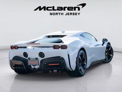 2023 Ferrari SF90 Stradale Base