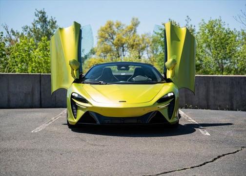 2025 McLaren Artura Vision