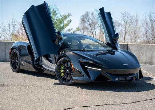 2025 McLaren Artura TechLux