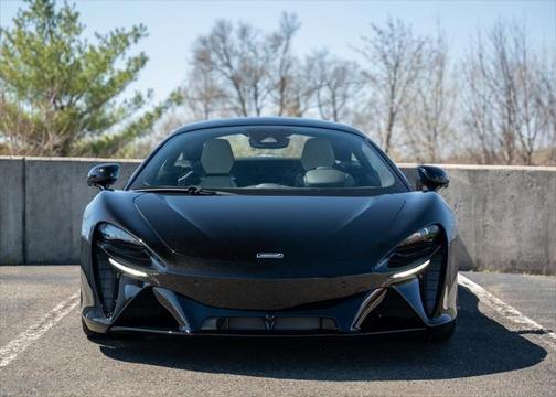 2025 McLaren Artura TechLux