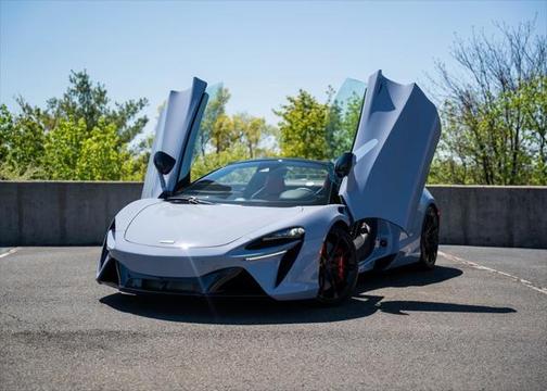 2025 McLaren Artura TechLux