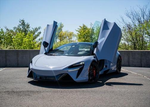 2025 McLaren Artura TechLux