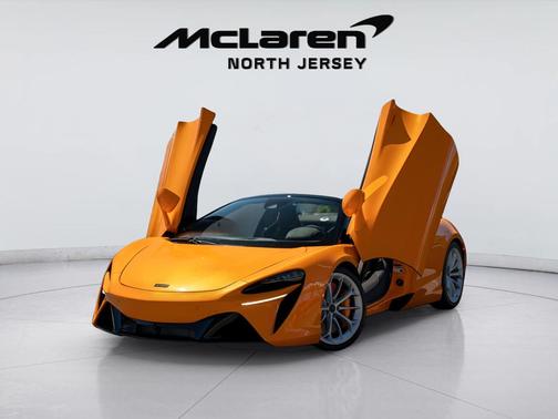 2026 McLaren Artura 
