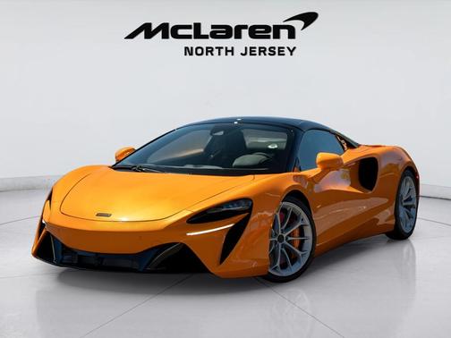 2026 McLaren Artura 