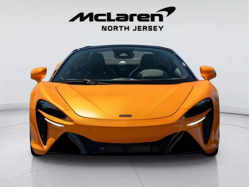 2026 McLaren Artura 