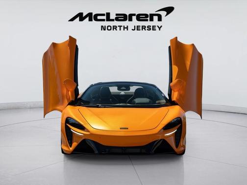 2026 McLaren Artura 
