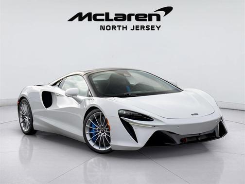 2026 McLaren Artura 