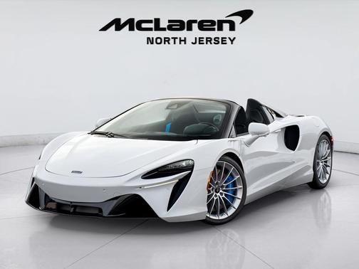 2026 McLaren Artura 