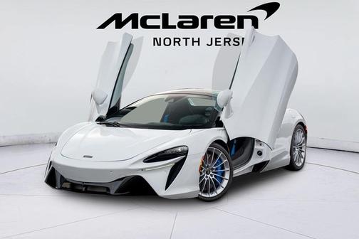 2026 McLaren Artura 